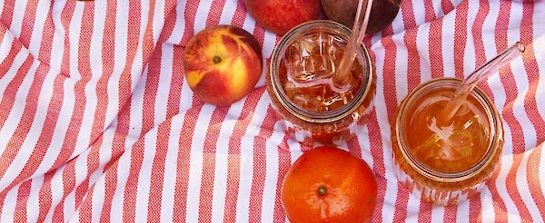 Le nostre limonate e tè freddi YOGI TEA® preferiti - 4 deliziose ricette per l'estate.